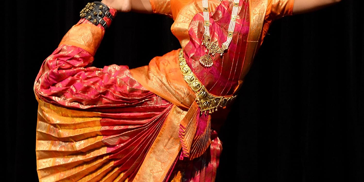 Dancers captured the essence of temple festivals at Natyarangam's Uthsava  Bharatam - The Hindu